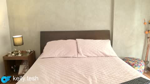 Kelly online show from February 25, 5:33 pm