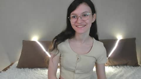 Kelsirabenold online show from April 15, 5:30 am