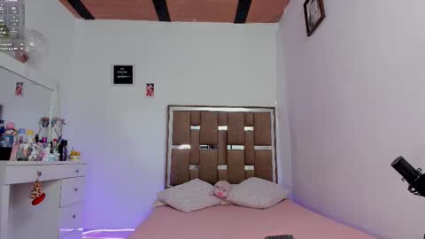 Kendall ewers online show from December 3, 2:47 am