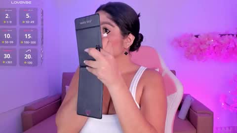   online show from March 3, 10:32 am