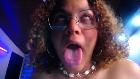 kendall_rossii_ online show from October 31, 3:52 am