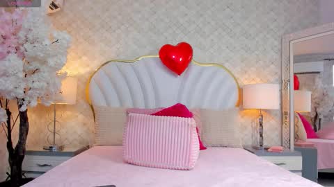 Kendal  online show from February 19, 9:24 pm