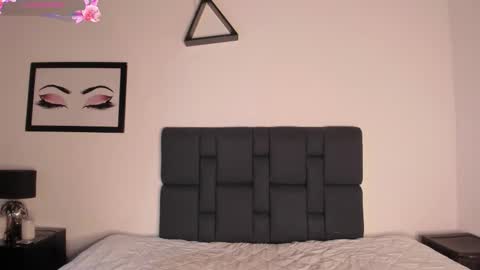 KENTHA  online show from January 19, 10:33 am