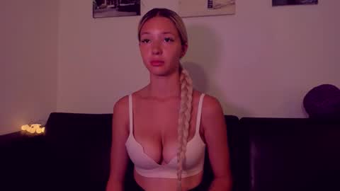 keremhm online show from March 30, 3:39 am