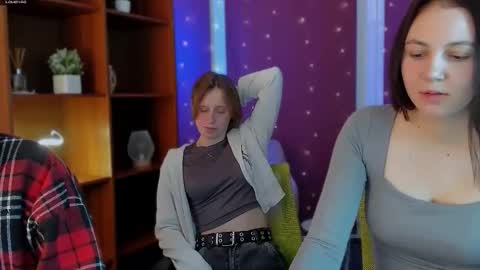 keuli_li online show from February 7, 7:34 am