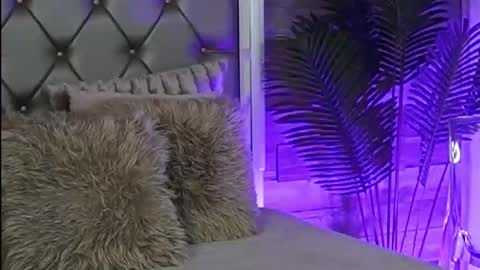 keylaconner online show from September 11, 8:25 am