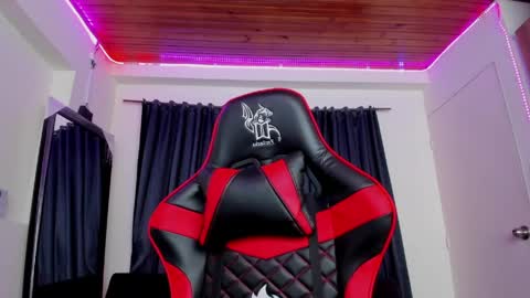 Keyth  online show from April 11, 8:12 pm