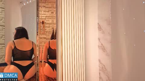 khiara_rose online show from November 13, 12:15 pm