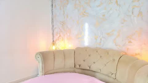 Khloe online show from March 25, 5:22 am