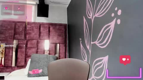 KIARA FOX online show from February 14, 8:00 pm