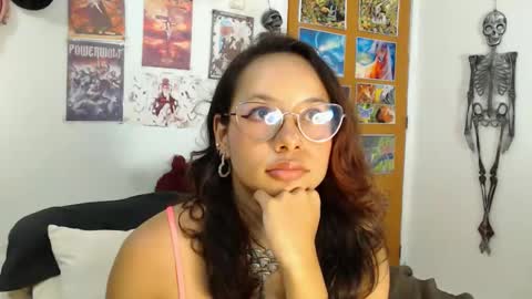 kiaralenon online show from December 15, 2:50 am