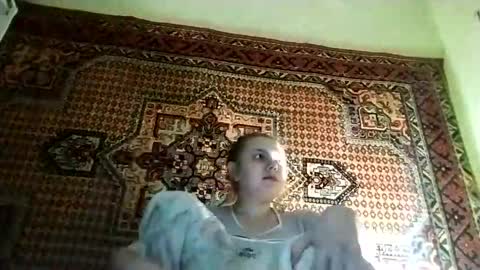 kikibang_ online show from April 6, 7:04 pm