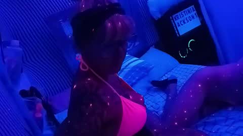 kikilovespartylights online show from November 15, 12:50 pm