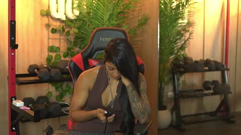 Kim online show from September 25, 5:01 pm