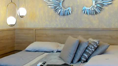 Kim online show from February 17, 2:06 pm