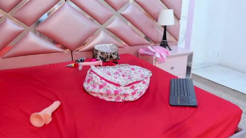 Kimberly online show from May 20, 1:57 am