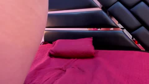 Kimberly Villalobos online show from February 21, 11:44 am