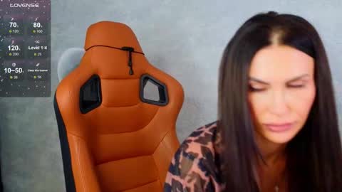 KIm online show from October 6, 4:18 am