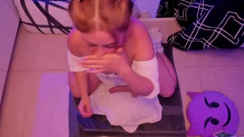 kendall online show from April 27, 2:41 am