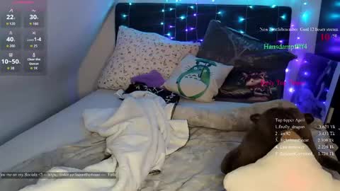 Wolfs Girl online show from April 24, 6:00 pm