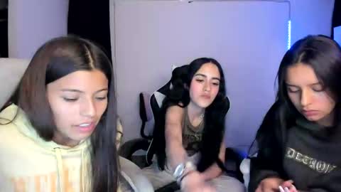 kimmi online show from February 10, 11:34 pm