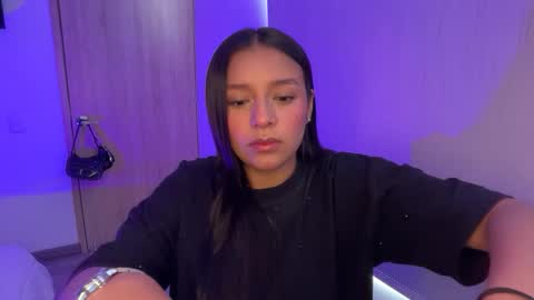 kimmi online show from June 4, 10:03 pm