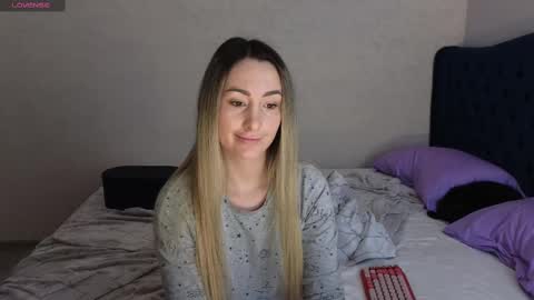 Kimmie online show from February 27, 8:20 pm