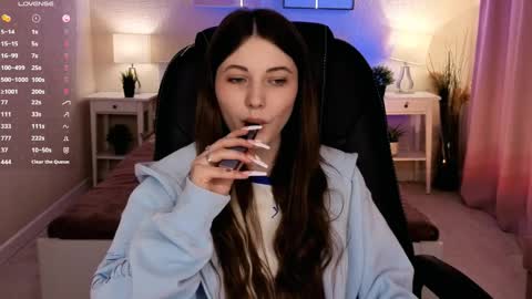  Your Kimmie  follow me  online show from April 8, 10:50 am