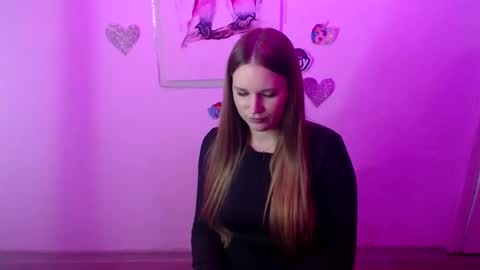 kimplz online show from September 18, 2:26 pm