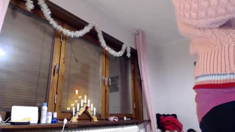 sexysexyhotwetpinkredpussy online show from January 5, 6:24 pm