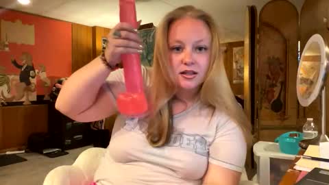 kinkikittiekat online show from May 18, 5:02 am