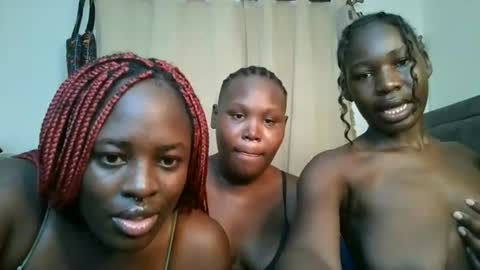 kinky_kelly1 online show from June 30, 8:36 am