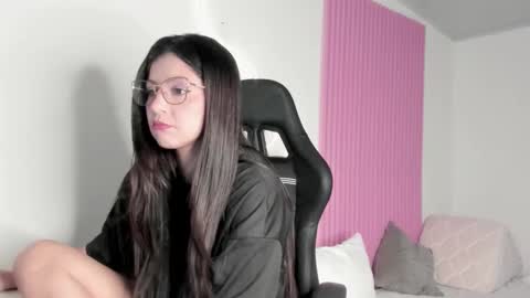 kinky yeyns online show from December 17, 1:11 am