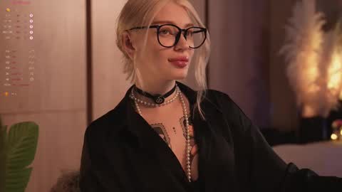 kinkylina_ online show from February 28, 12:52 pm