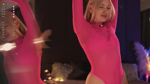 kinkylina_ online show from February 24, 1:41 pm