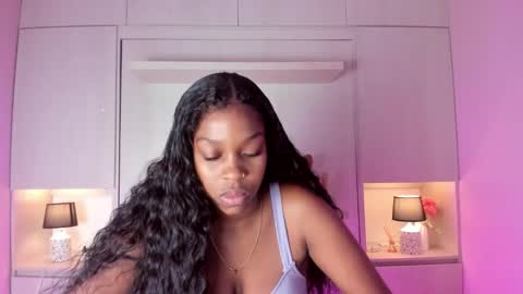 M A R A  online show from November 15, 11:55 am