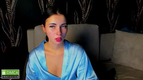 Kira  online show from October 18, 6:53 pm