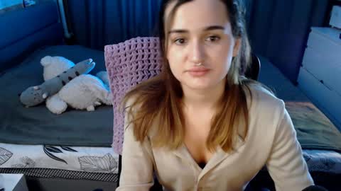 Kira  follow me  online show from December 11, 10:16 pm