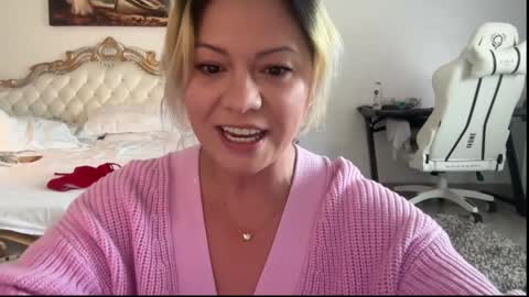 KiraDivine online show from October 10, 1:05 pm