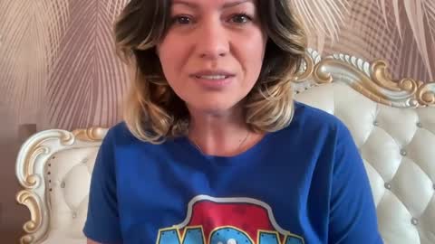 KiraDivine online show from April 6, 1:12 pm