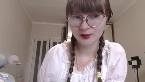 KiraGoldens online show from September 22, 6:34 am