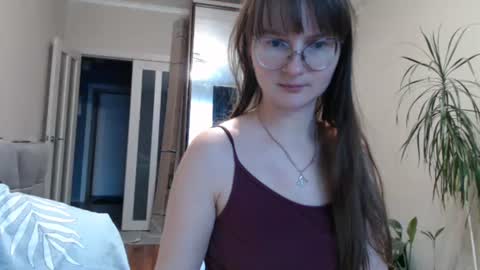 KiraGoldens online show from December 4, 9:40 am