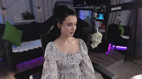 Kira    online show from March 8, 9:51 pm