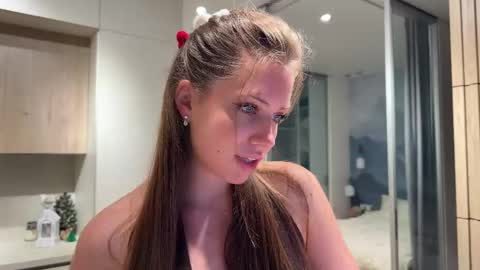 Kira online show from April 19, 6:54 pm