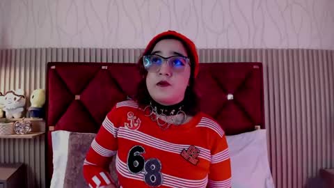 Samantha  Velvet online show from May 18, 7:42 pm
