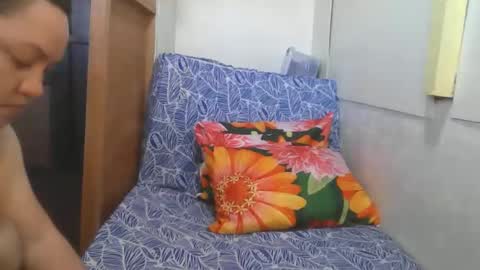 kiss_me_loves online show from April 4, 6:45 am