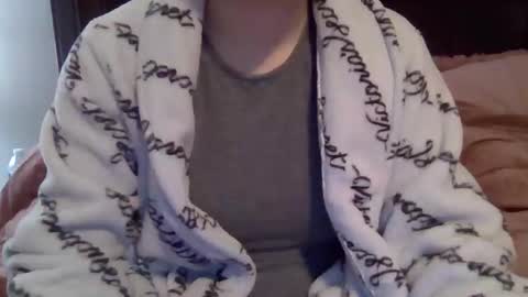 kissandtell1357 online show from November 18, 3:24 pm