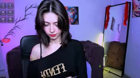 kitniss online show from November 19, 3:34 pm