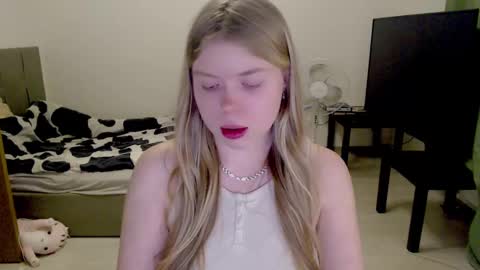 Jennyblonde and Emmabrunette online show from March 7, 10:43 pm