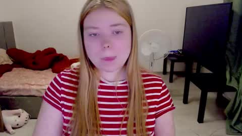 Jennyblonde and Emmabrunette online show from February 6, 5:38 pm